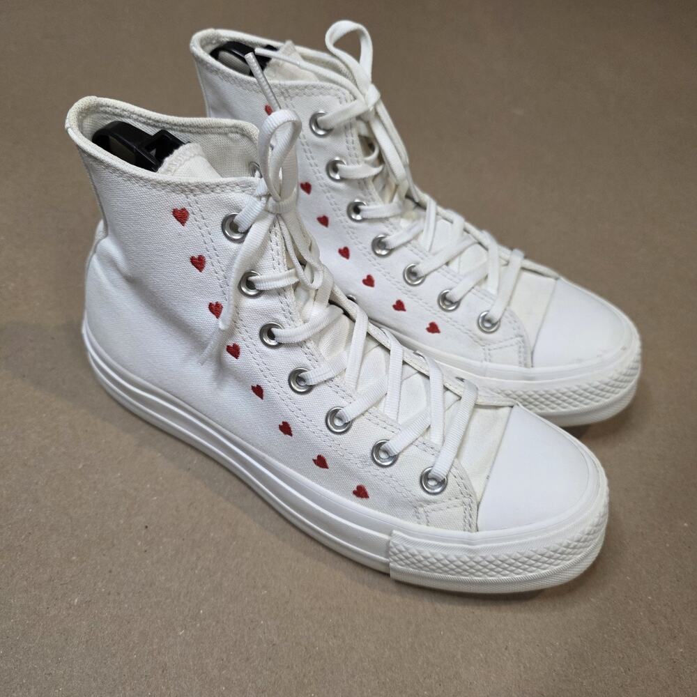 Women’s SZ 7.5 Converse All Star Lift Platform High Embroidered Hearts White
